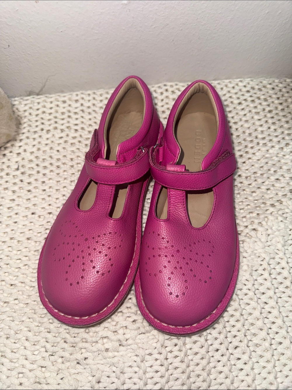Mini Boden Fuchsia T-Strap Girls Dress Shoes